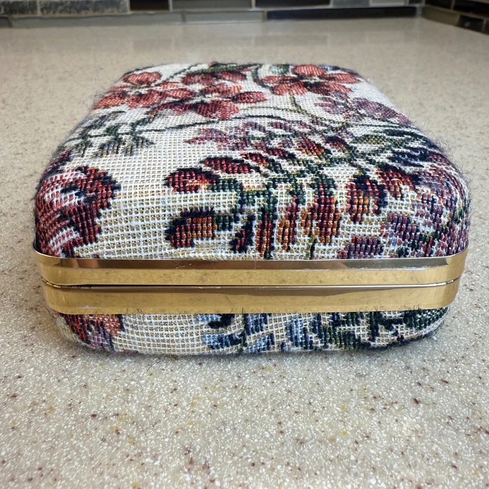 VTG Floral Tapestry Jewelry Travel Case Gold Metal Frame Clam Shell Organizer